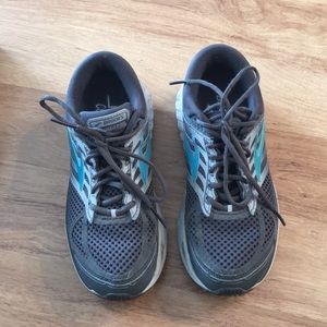 Women’s size 8- Brooks Addiction 13